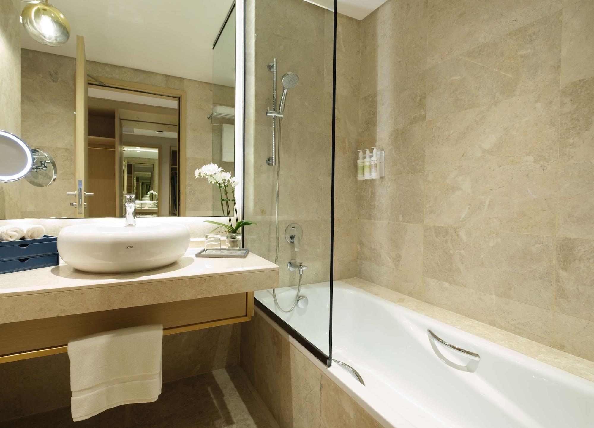 Maani Muscat Hotel & Suites Eksteriør bilde