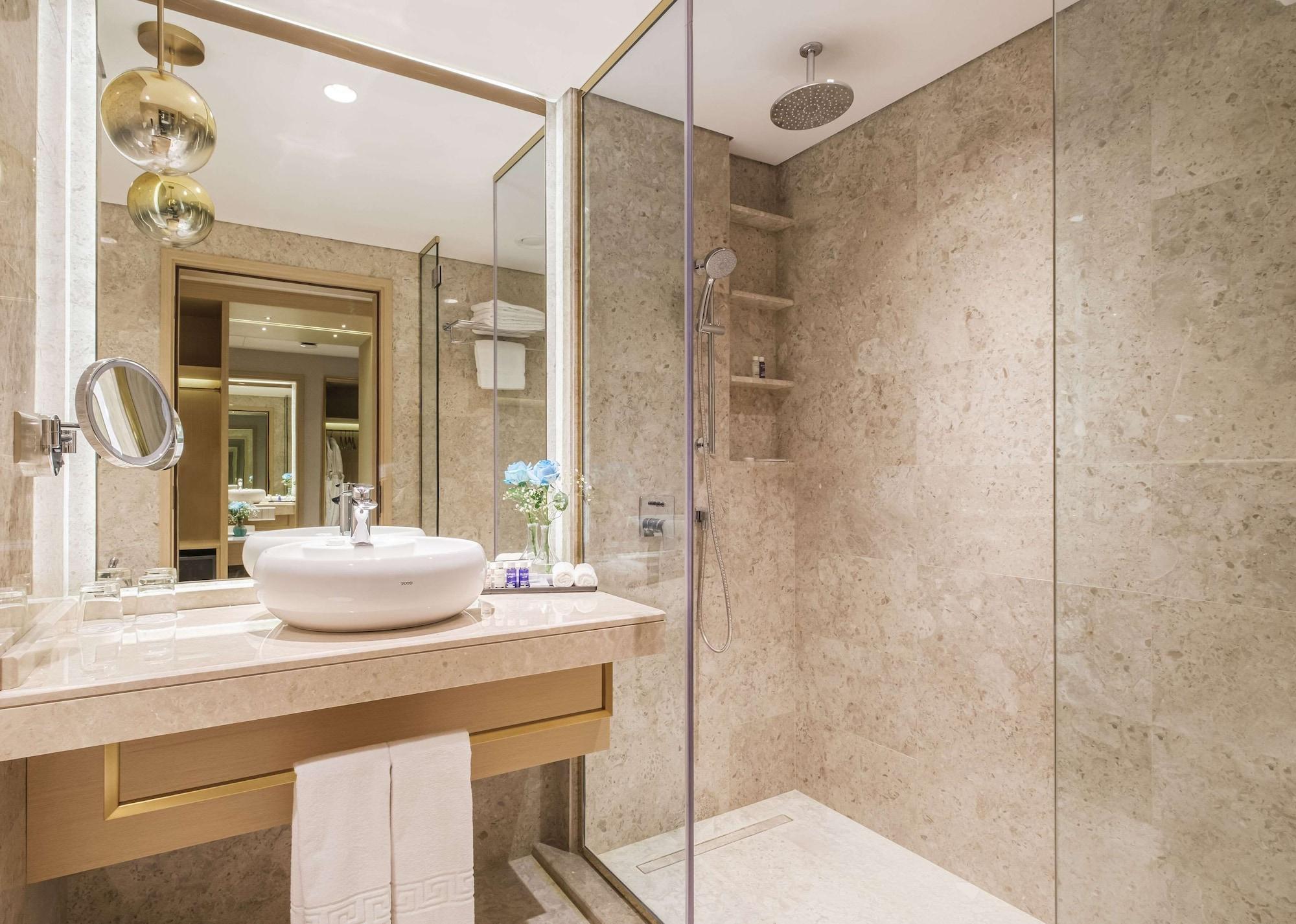Maani Muscat Hotel & Suites Eksteriør bilde