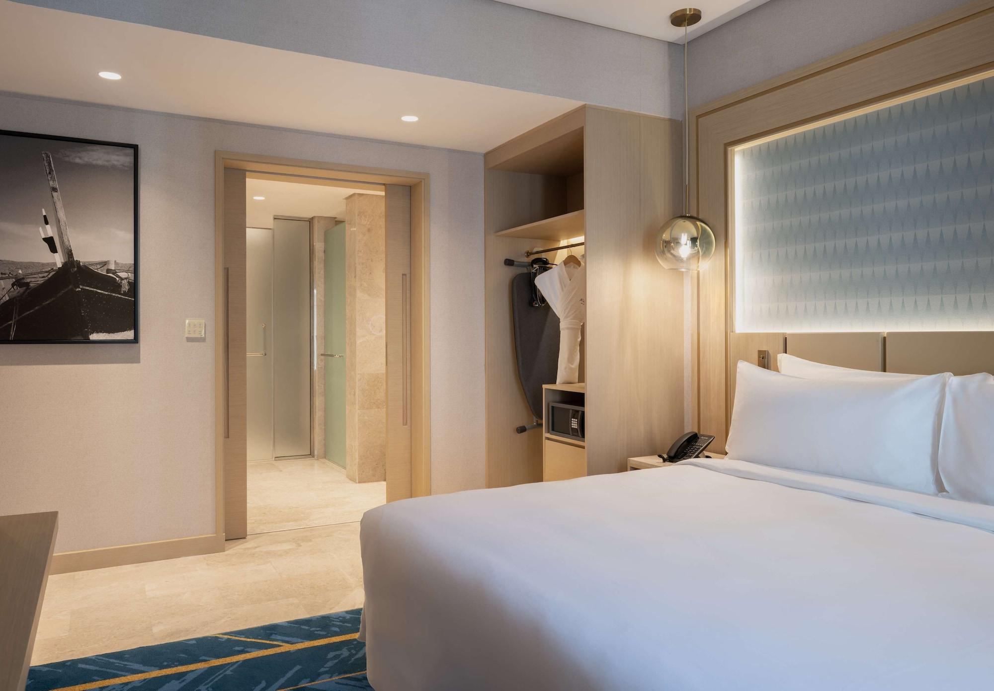 Maani Muscat Hotel & Suites Eksteriør bilde