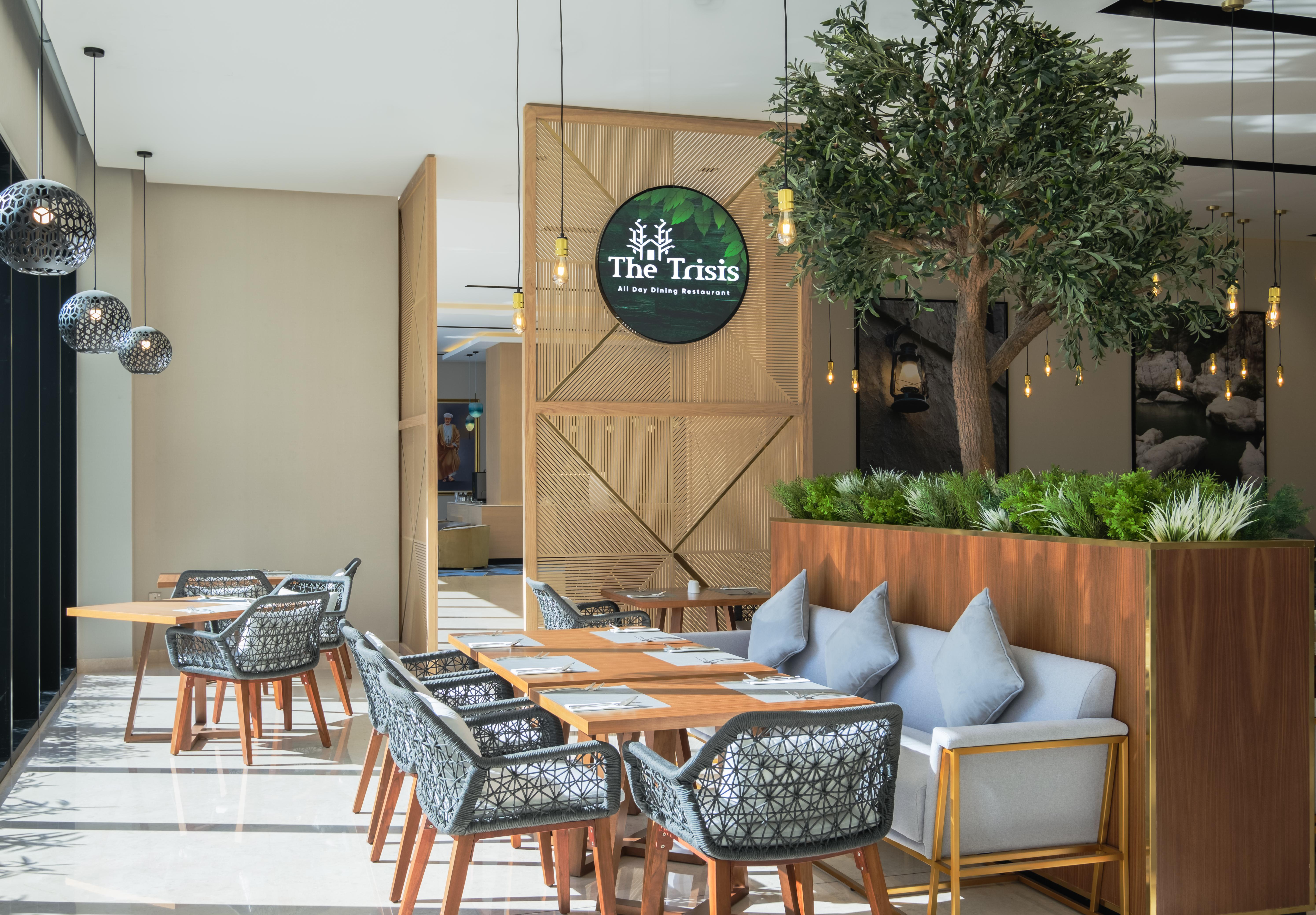 Maani Muscat Hotel & Suites Eksteriør bilde