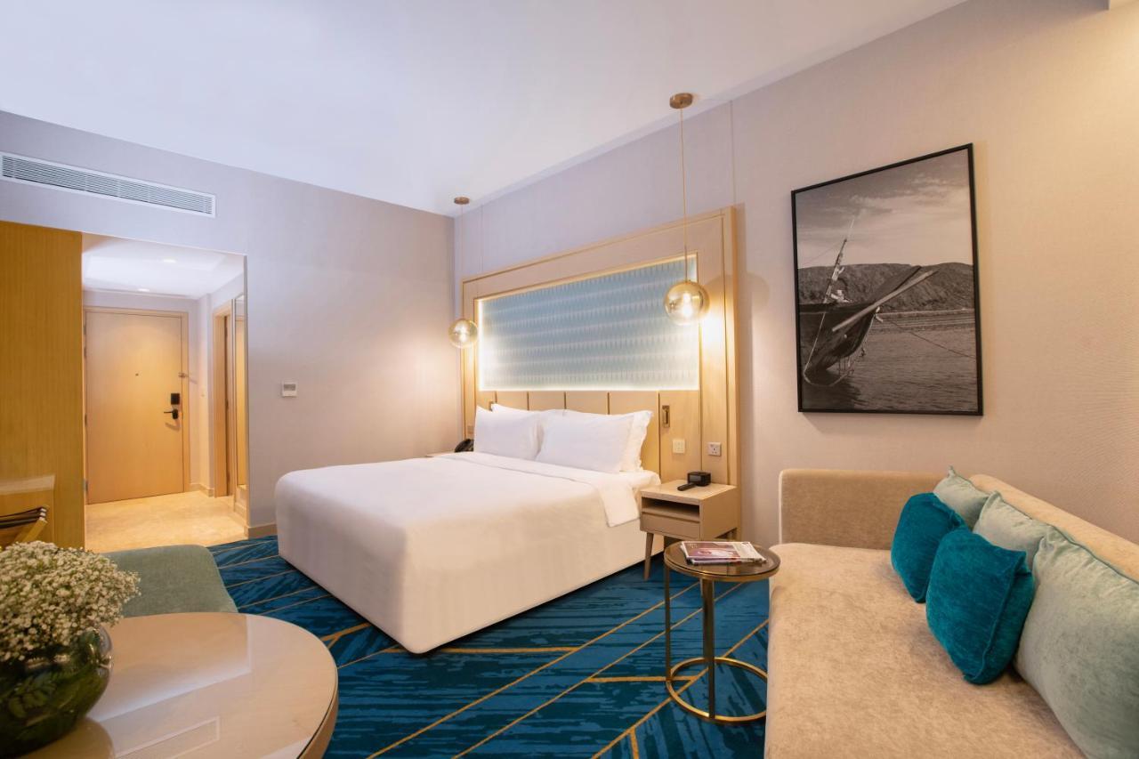 Maani Muscat Hotel & Suites Eksteriør bilde